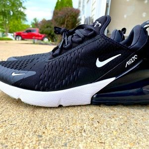 Nike Air Max 270 Women Size 9